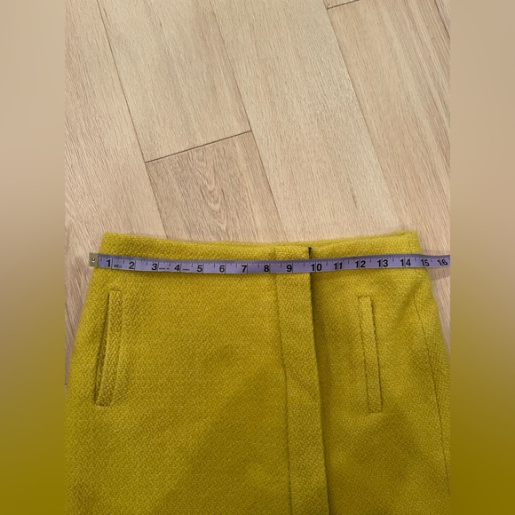 COPY - Diane Von Furstenburg yellow tweed mini skirt in size 4 - Picture 5 of 7